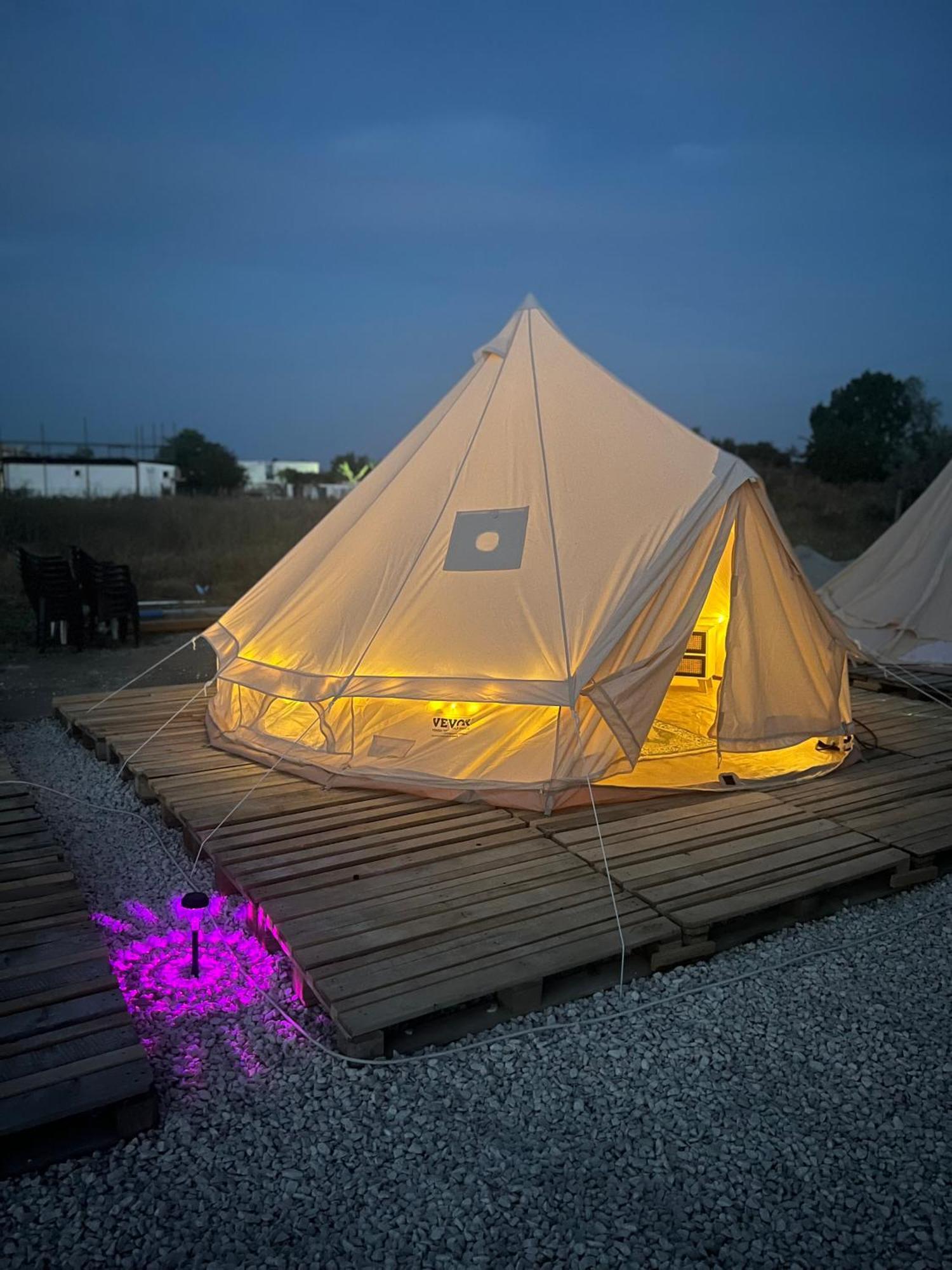 Meme Glamping Hotel Corbu  Ruang foto