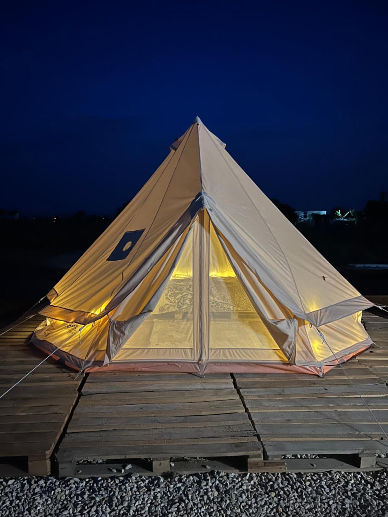 Meme Glamping Hotel Corbu  Bagian luar foto