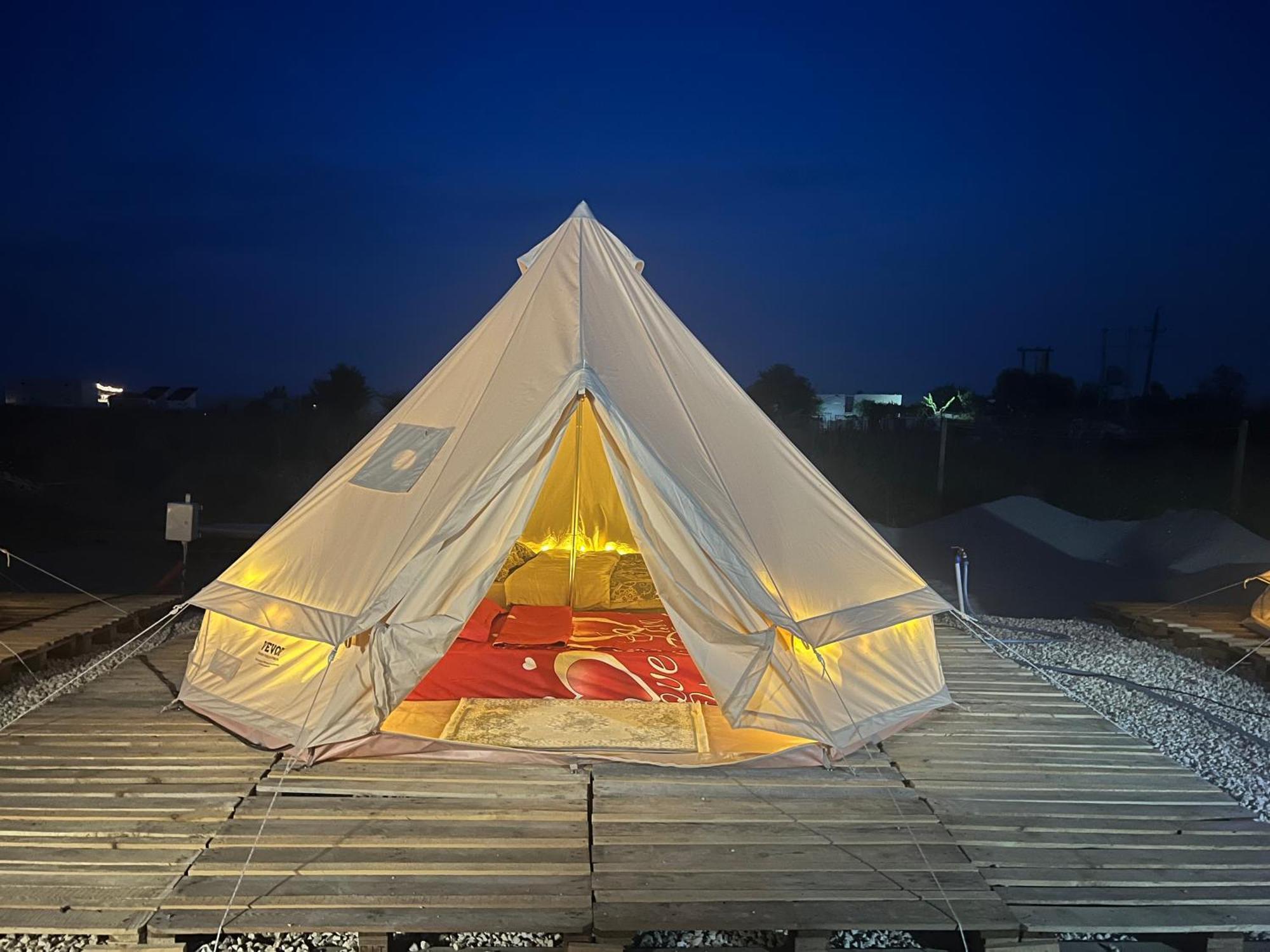 Meme Glamping Hotel Corbu  Bagian luar foto